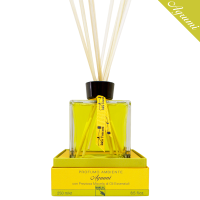 "Prima Spremitura Agrumi Scented Room Diffuser 250ml – citrus-scented home fragrance with natural essential oils, elegantly diffused through wooden sticks to create a vibrant and harmonious atmosphere that enhances mood and well-being."