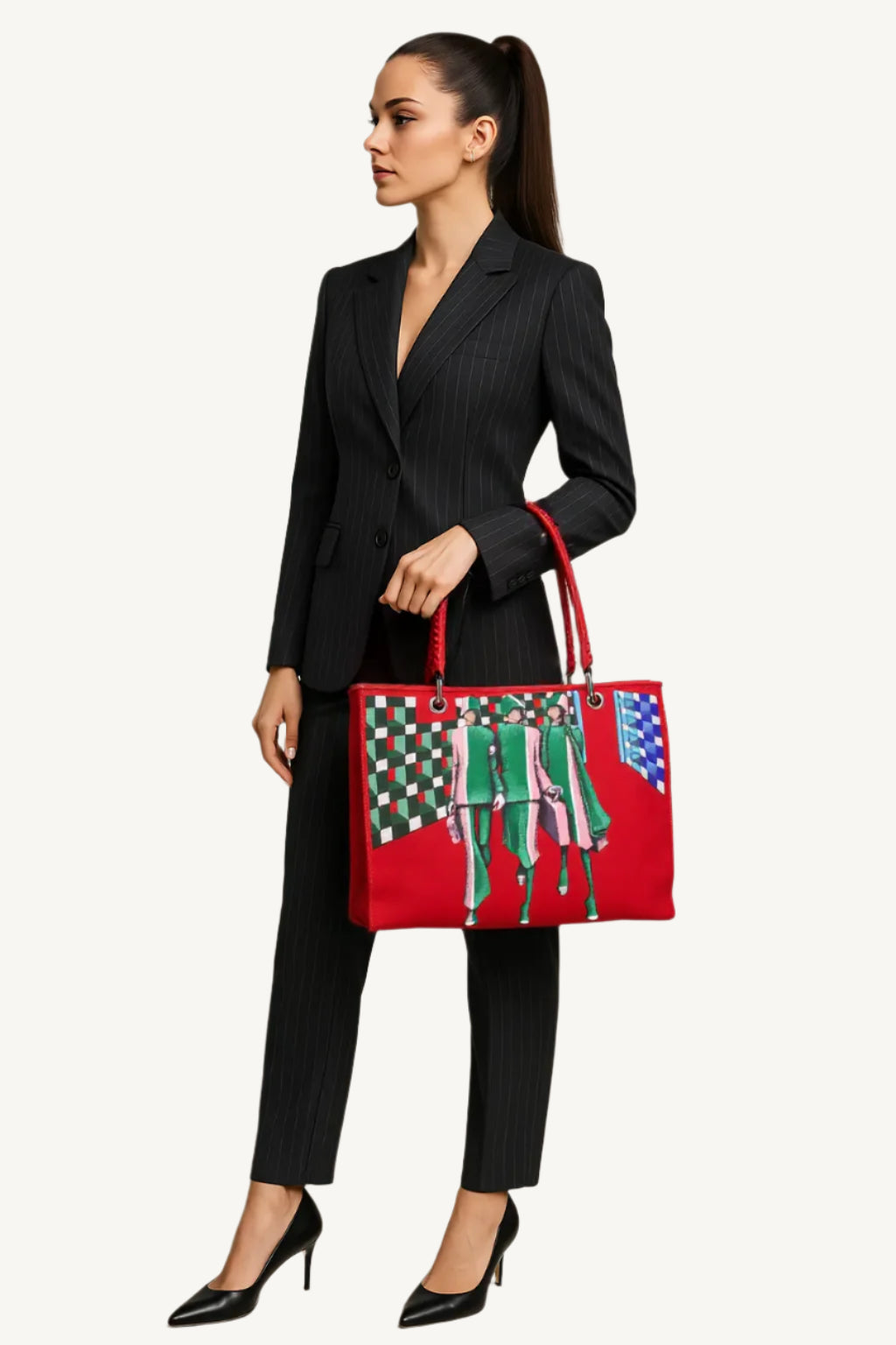 The interior with logo and lined in red cotton offers three functional pockets. The bag is painted on the front and back. Accessories: nickel-colored hooks, buttons and zippers, red leather woven handle, red leather shoulder strap.
Double magnetic button closure.
Central internal division with zip closure.