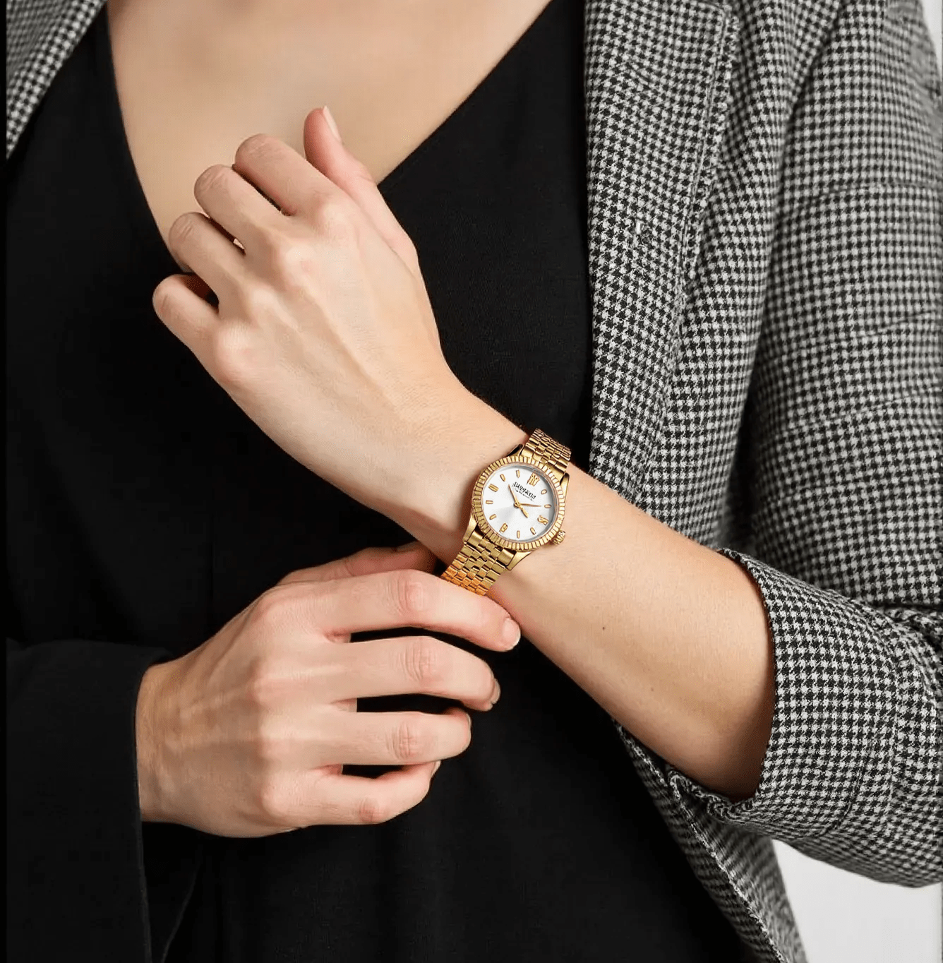Just Cavalli JC1L315M0055 Valentine’s Set for women, featuring a gold-tone watch with matching bracelet, heart details, and elegant packaging.