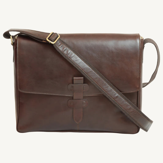 Elegant full-grain calfskin messenger bag with padded tablet pocket, synthetic lining, and adjustable shoulder strap – perfect for work or everyday carry.