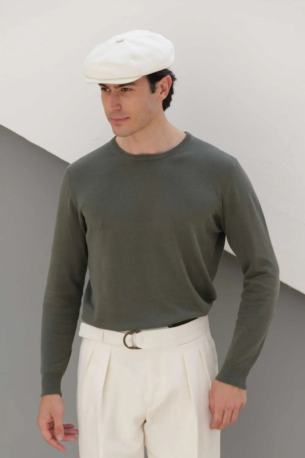 8-panel ivory cap — lightweight, breathable, and versatile, designed for year-round wear. A stylish and elegant cap that complements casual and smart-casual outfits.
