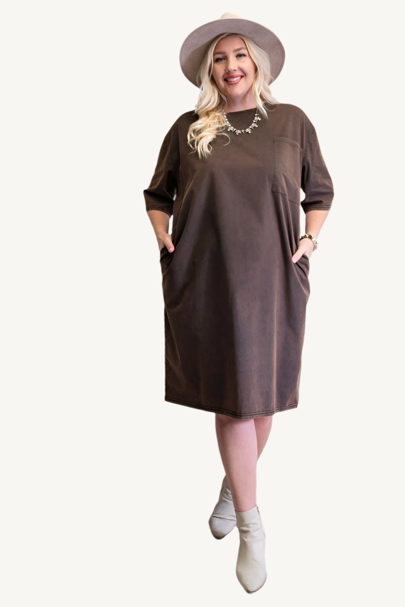 "Mineral washed loose fit knee-length dress with chest and side pockets – relaxed and stylish everyday outfit"