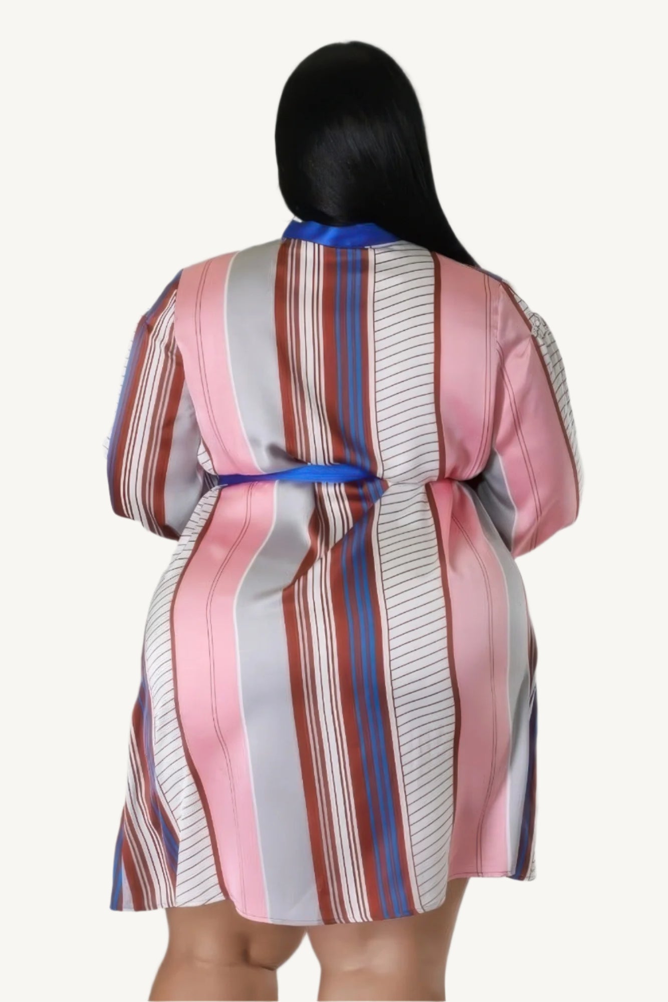 "Long sleeve non-stretch dress with collar and self-tie waist, made from 100% polyester, designed for a timeless and elegant silhouette."
