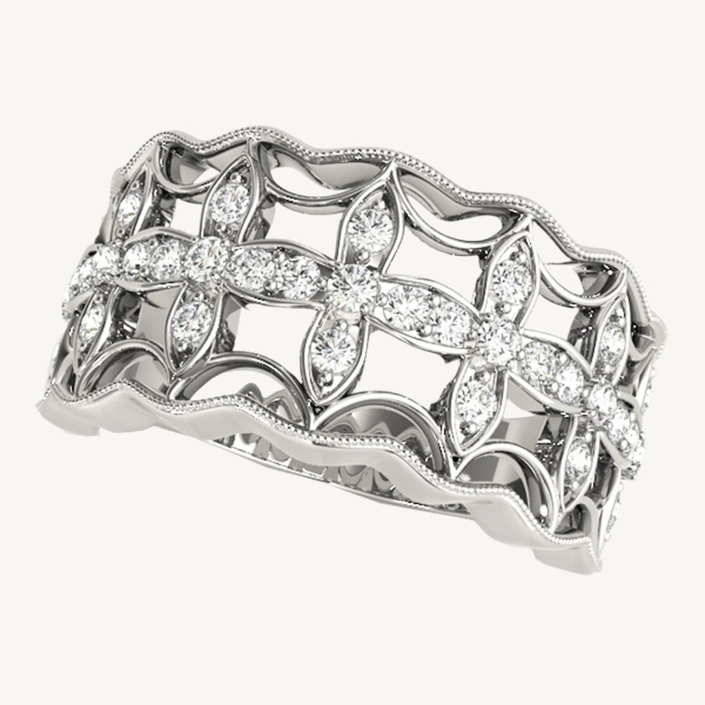 Diamond Studded Four Leaf Clover Motif Ring in 14K White Gold (1/4 cttw) – A charming four-leaf clover ring adorned with sparkling diamonds, set in 14K white gold, offering a stylish and lucky accessory.
