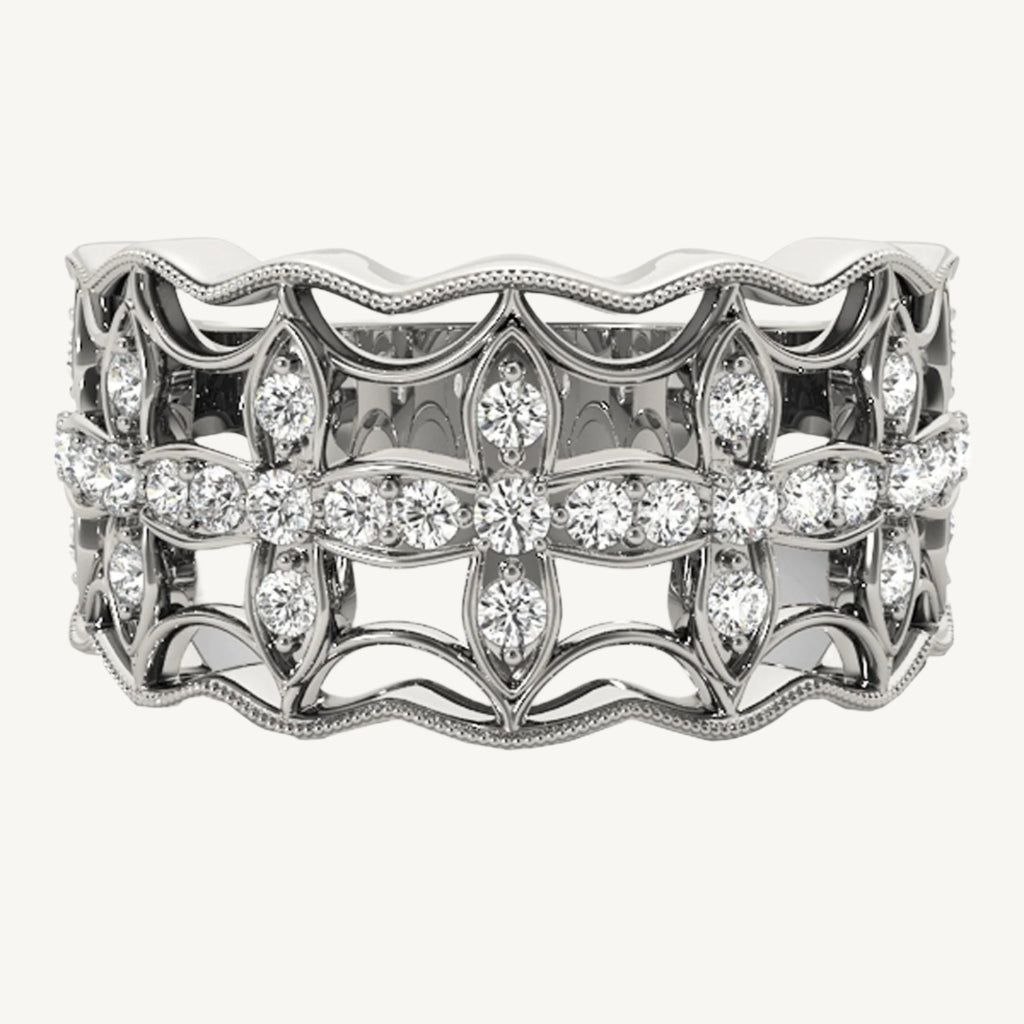 Diamond Studded Four Leaf Clover Motif Ring in 14K White Gold (1/4 cttw) – A charming four-leaf clover ring adorned with sparkling diamonds, set in 14K white gold, offering a stylish and lucky accessory.