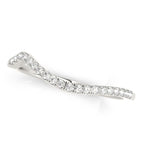 14K White Gold Modern Curved Diamond Wedding Band (1/8 cttw) – A sleek and elegant wedding band featuring a modern curved design adorned with sparkling diamonds, set in lustrous 14K white gold.