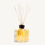 "Prima Spremitura Agrumi Scented Room Diffuser 250ml – citrus-scented home fragrance with natural essential oils, elegantly diffused through wooden sticks to create a vibrant and harmonious atmosphere that enhances mood and well-being."