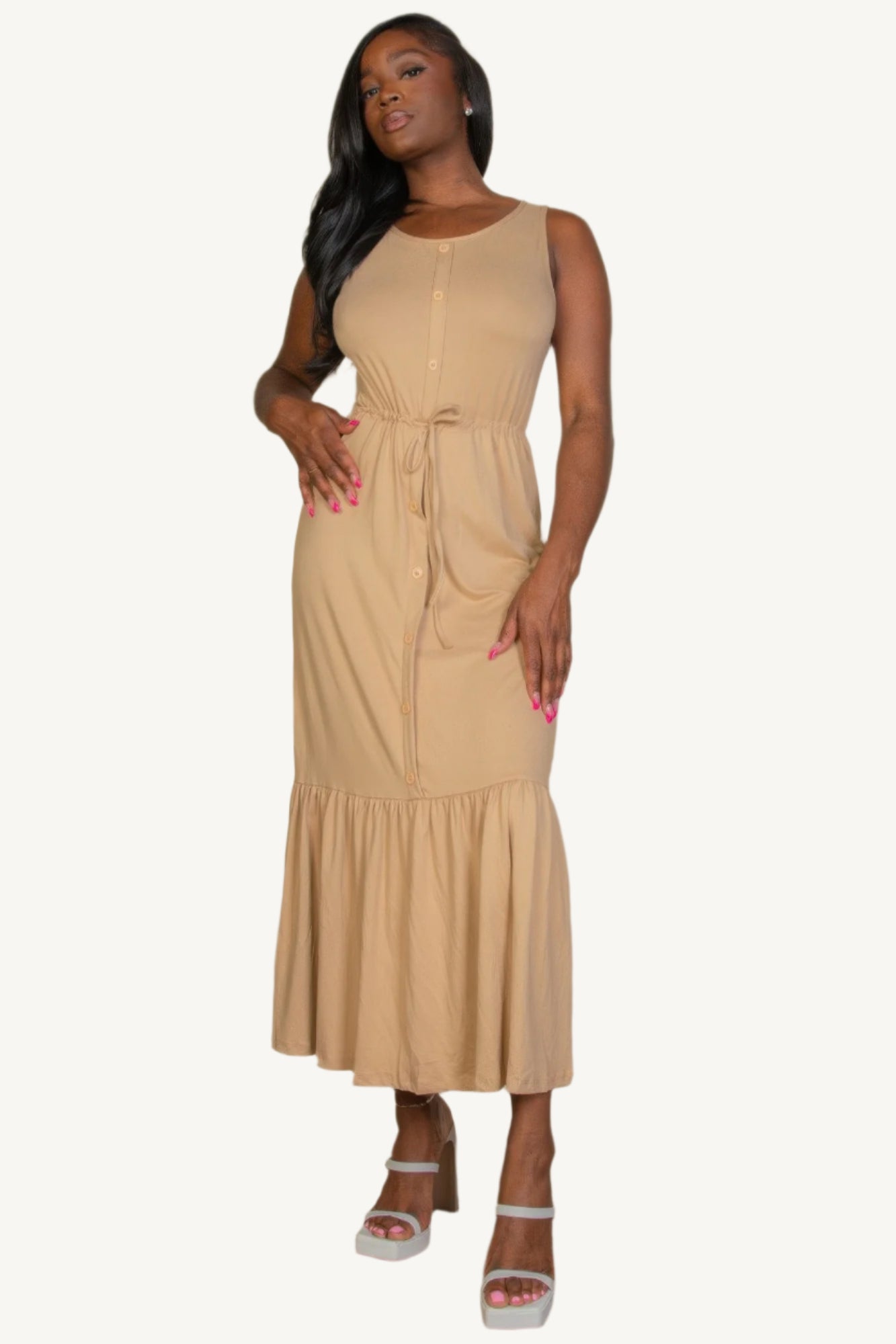 "Sleeveless jersey maxi dress with button front and tie waist – lightweight, stretchy fabric for a flattering, relaxed summer look."