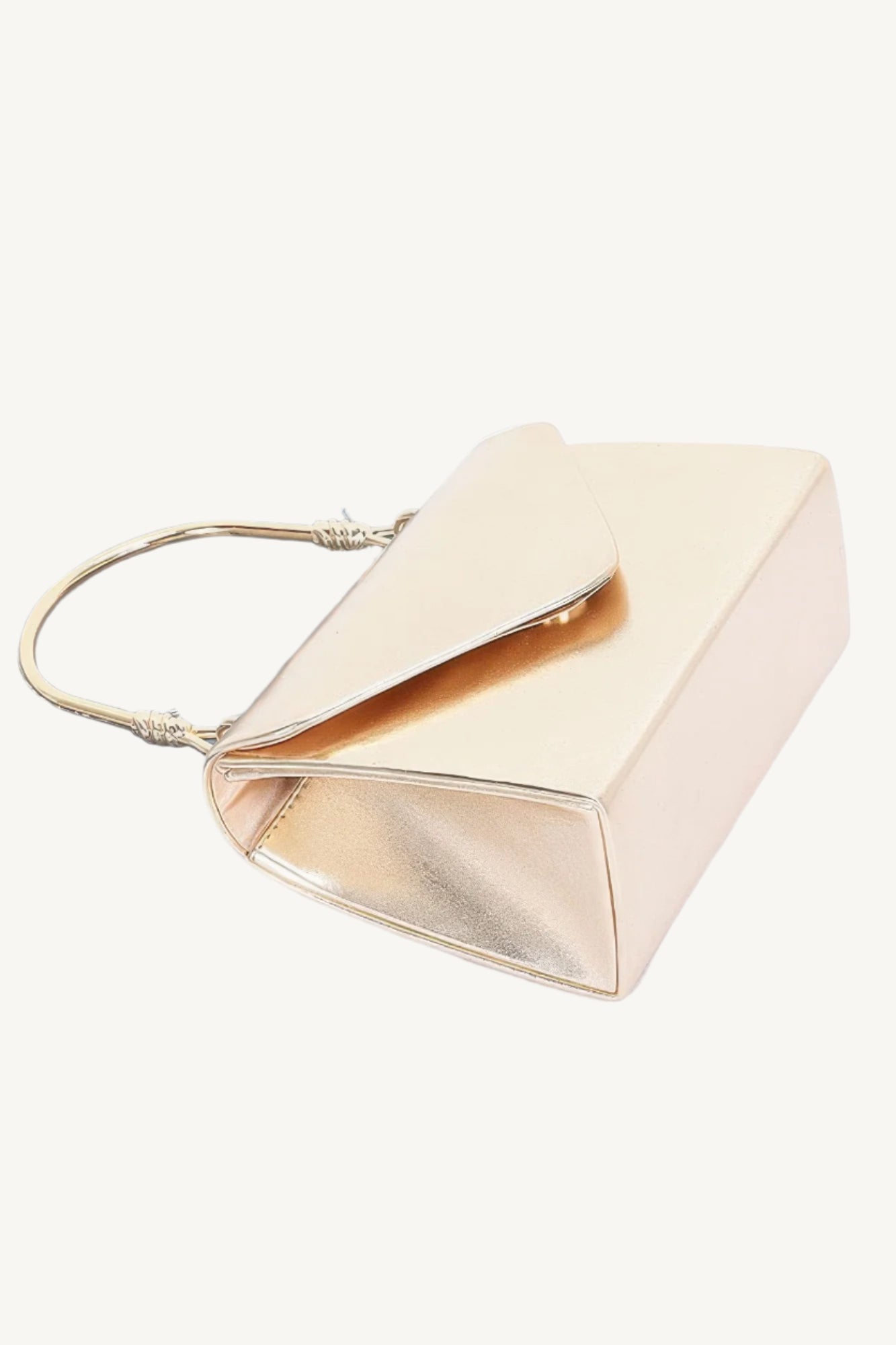 "Metallic crossbody bag with metal handle – stylish and functional accessory for any occasion."