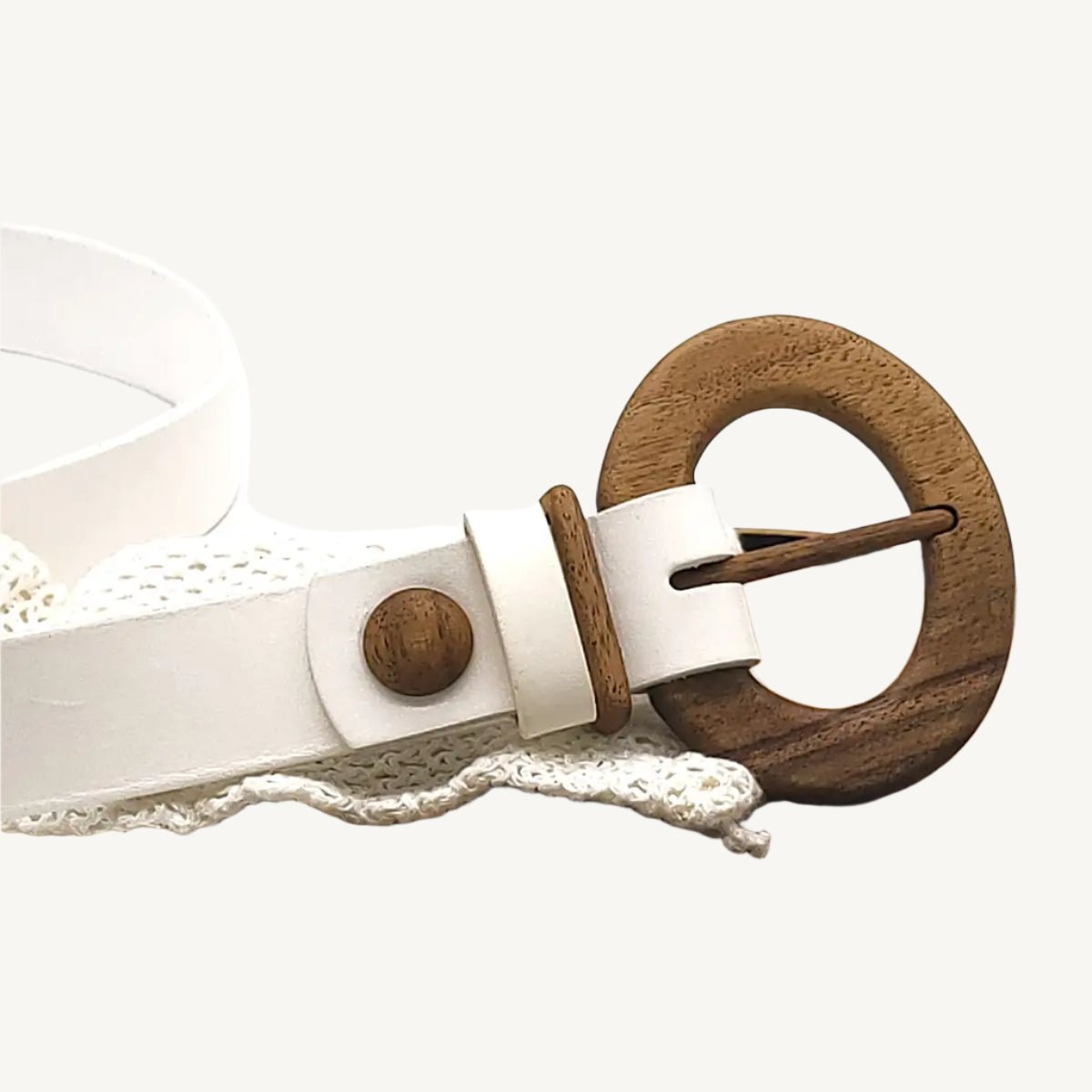 Luxury women's leather wood belt "Fuji Happiness 308" — crafted from premium leather with a natural wood accent, offering a refined blend of elegance, quality, and modern design.