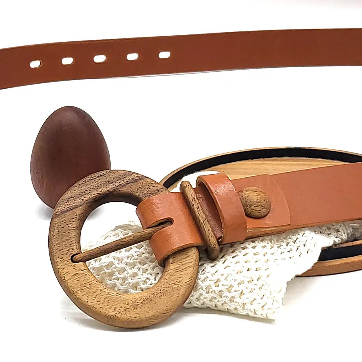 Luxury women's leather wood belt "Fuji Happiness 307" — crafted from premium leather with a natural wood accent, combining elegance and sophistication with a touch of nature.