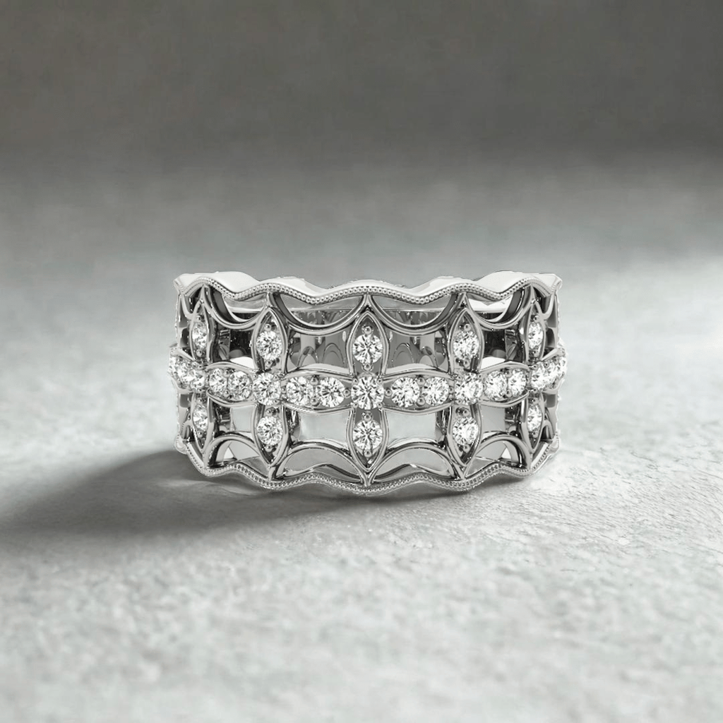 Diamond Studded Four Leaf Clover Motif Ring in 14K White Gold (1/4 cttw) – A charming four-leaf clover ring adorned with sparkling diamonds, set in 14K white gold, offering a stylish and lucky accessory.