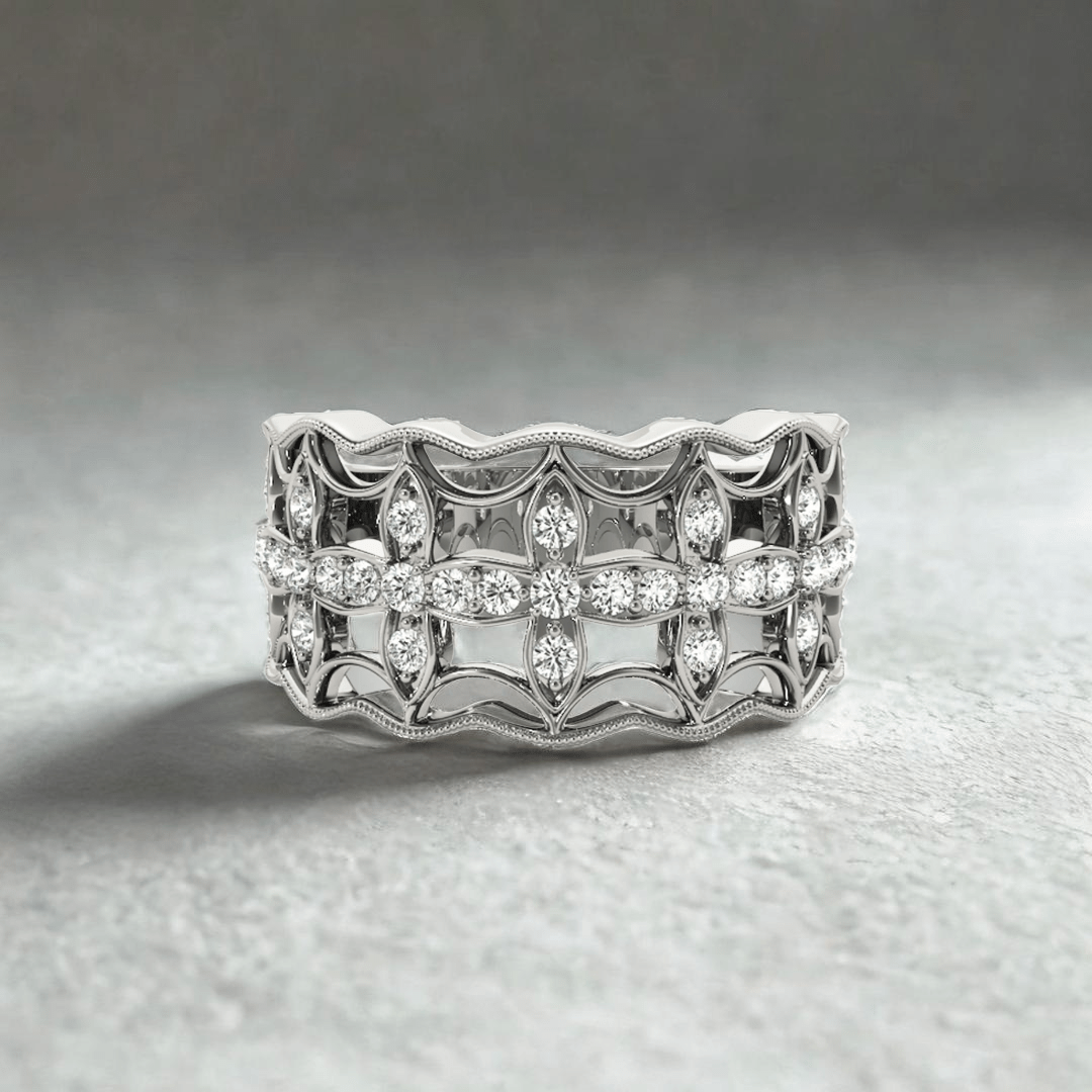 Diamond Studded Four Leaf Clover Motif Ring in 14K White Gold (1/4 cttw) – A charming four-leaf clover ring adorned with sparkling diamonds, set in 14K white gold, offering a stylish and lucky accessory.
