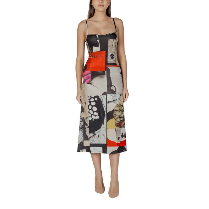 "Red and multicolored Desigual sleeveless women's dress, crafted from soft stretch fabric – perfect for vibrant spring/summer days."