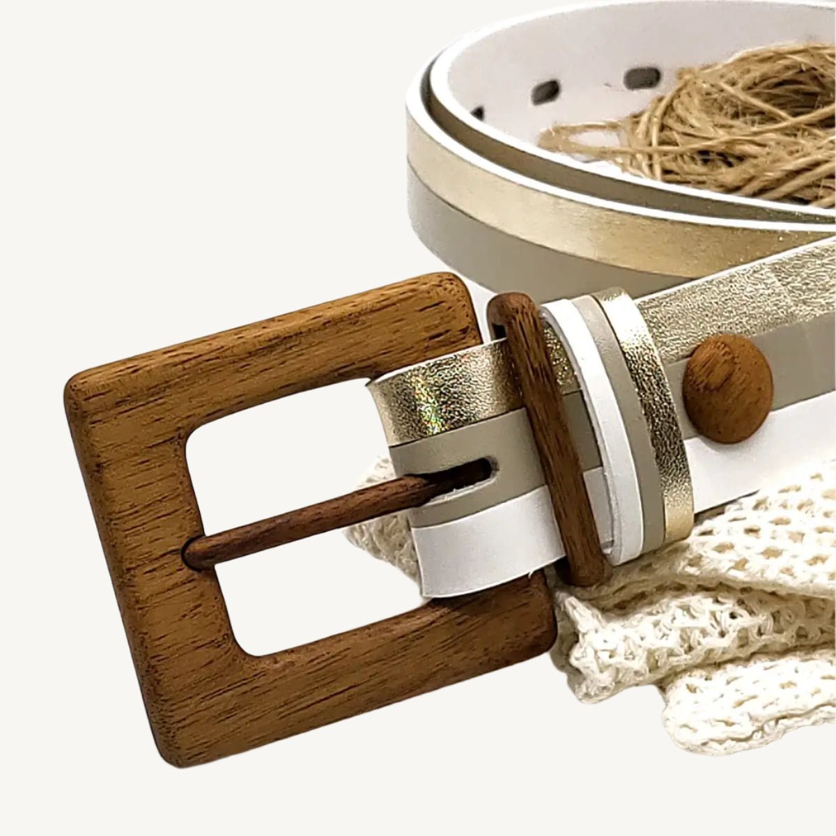 Luxury women's leather wood belt "Guilin Gentle 351" — crafted from premium leather with a stylish wooden accent, combining elegance and durability for a sophisticated look.