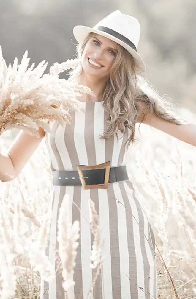 Luxury women's leather wood belt "Bryce Free 627" — crafted from premium leather with a natural wood accent, combining refined elegance with a bold, unique design for a sophisticated look.
