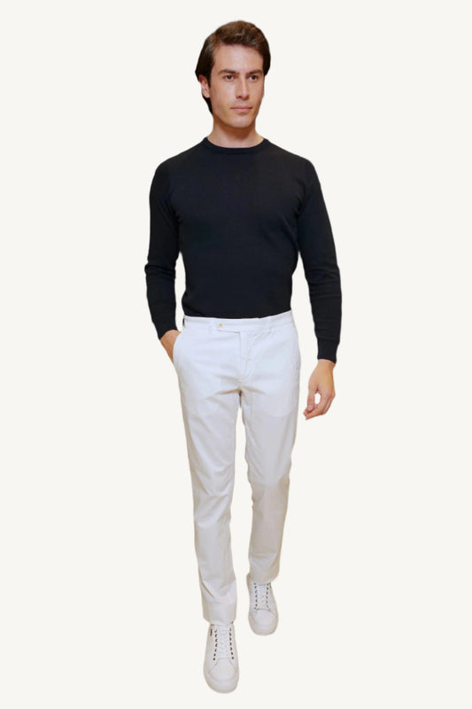 White cotton chino trousers — lightweight, breathable, and stylish, perfect for spring and summer. Ideal for casual and smart-casual outfits with a fresh and elegant touch.